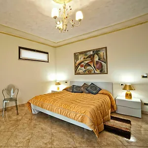 Alojamento de Acomodação e Pequeno-almoço Airport House, Reggio di Calabria